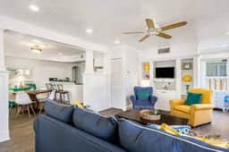 Historic Apt | Walk to Downtown & Arts