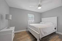 Lake house unit 1 By Dream Vacation