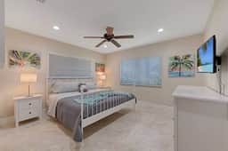 Home with pool by Dream Vacation unit 263