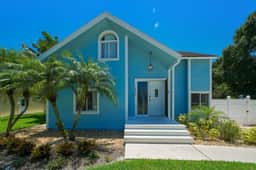 Jupiter Retreat with Private Pool By Dream Vacation