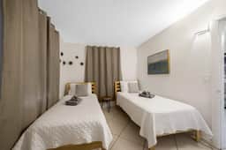 Beach Unit 4 by Dream Vacation
