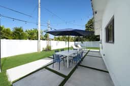 Chic Villa with Private Backyard Seahorse Villa3