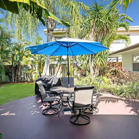 Beach Unit 4 by Dream Vacation - Image 1