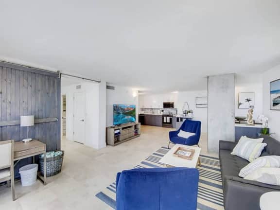 Luxury beachfront Condo By Dream Vacation