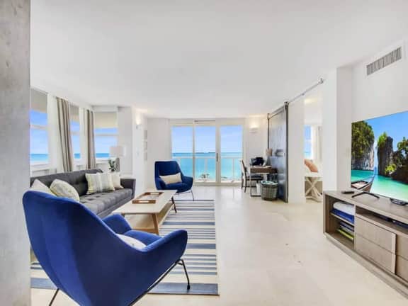 Luxury beachfront Condo By Dream Vacation