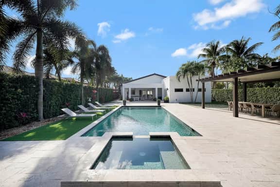 Luxury home w/ pool by Dream Vacation