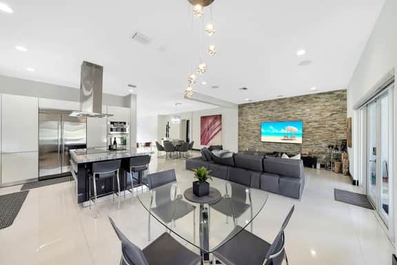 Luxury home w/ pool by Dream Vacation