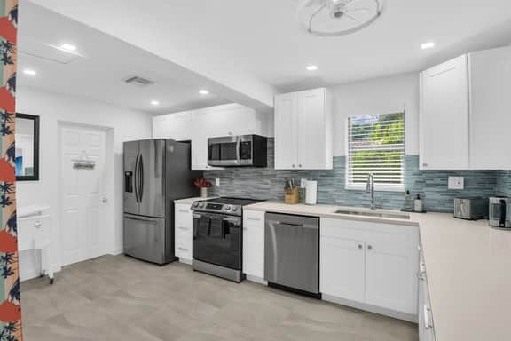 Surf Theme 4 Bed/3 Bath House W Heated Pool