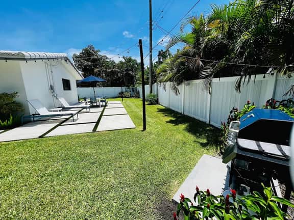 Chic Villa with Private Backyard Seahorse Villa3