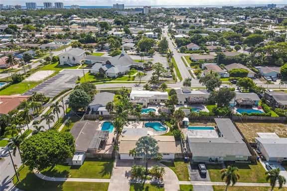 Home w/pool By Dream Vacation unit DFS