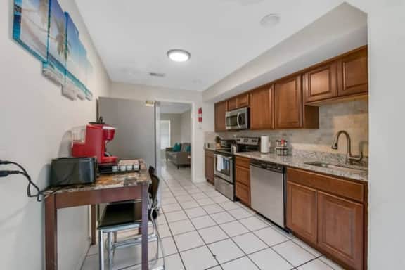 Home w/coffee station by Dream Vacation unit 5140
