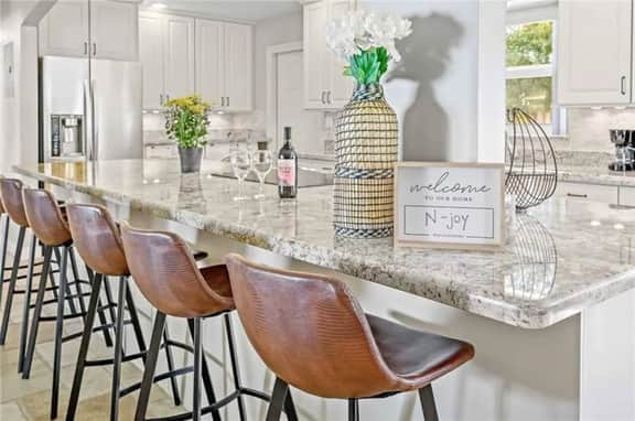 Home w/pool by Dream Vacation unit 332