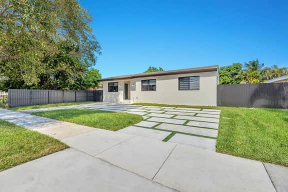 NEW house in Miami| Casa Calle 19 By Dream Vacation