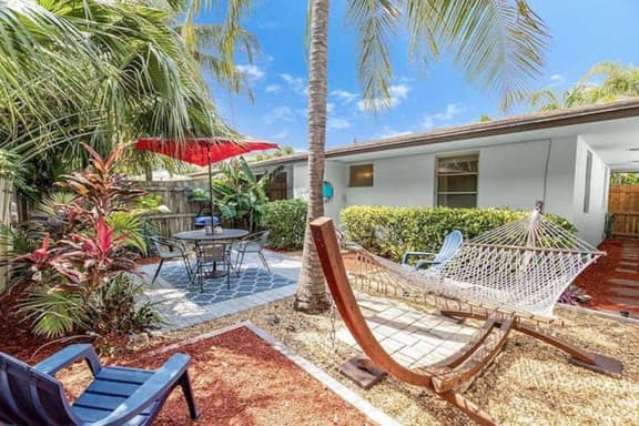 Beach Apart by Dream Vacation unit 1 - Image 1