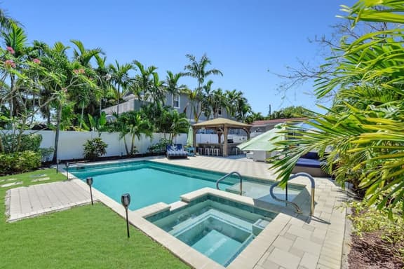 Home w/pool  By Dream Vacation OP Cabana