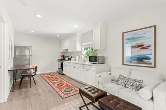 Simi-Valley Apartment By Dream Vacation