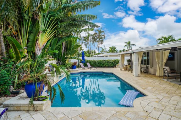 Dolphin Retreat - 4 Bedrooms House with Private Pool - Image 1